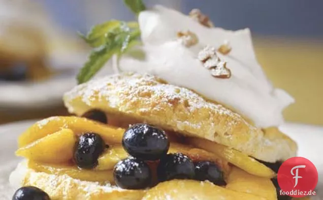 Südliche Pfirsich-und-Heidelbeer-Shortcakes