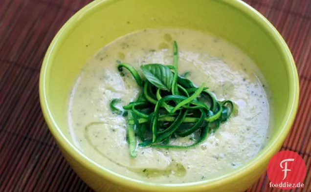 Zucchini-basilikum-Suppe