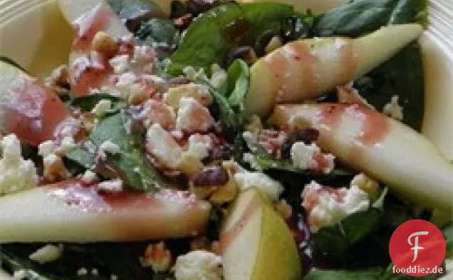Spinat, Birne und Feta-Salat