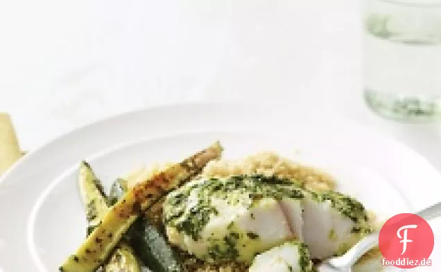 Fischfilets Mit Kräutern, Zucchini Und Vollkorn-Couscous