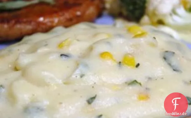 Cremige Polenta mit Geröstetem Mais und Frischem Salbei