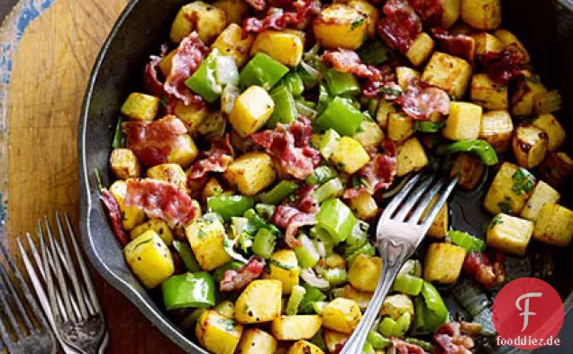 Rutabaga-Hash mit Zwiebeln und knackigem Speck