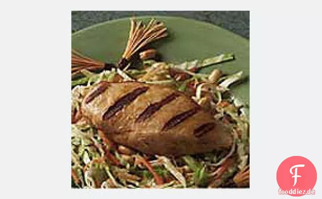 Asiatisches Huhn mit Erdnuss-Salat