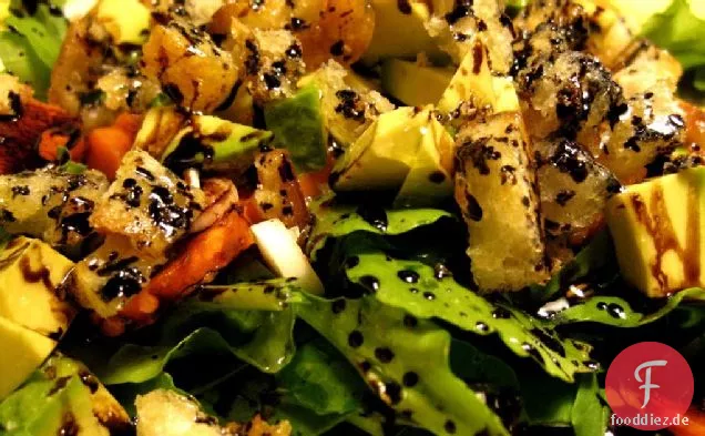 Eine Einfache 30-Minütige Mahlzeit: Rucola-Salat mit Avocado & Sautierten Fisch mit Oliven und Tomaten