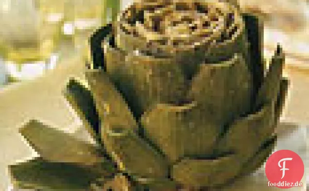 Artischocken mit Romano, gerissenem Pfeffer und Oliven