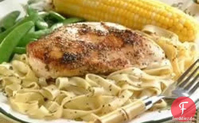 Italienisch Gewürzt Huhn und Fettuccine