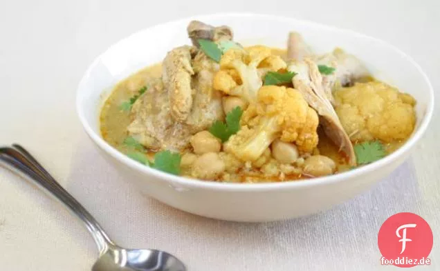 Langsam gekochtes Curryhuhn mit Blumenkohl