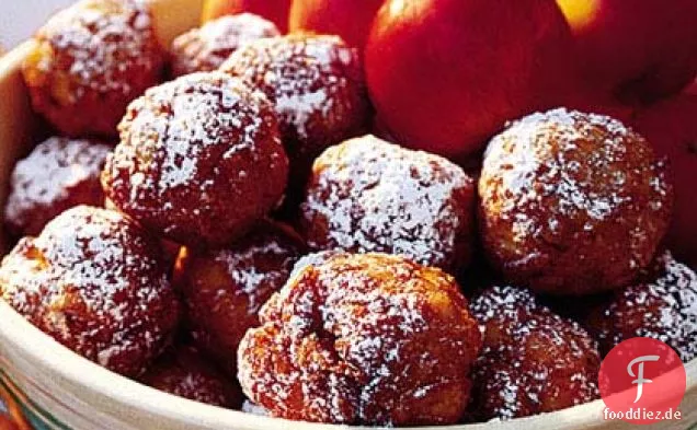 Apfelkrapfen mit Zitronensauce