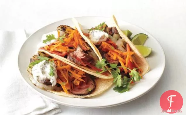 Carne Asada Tacos Mit Karotten-Pfeffer-Salat