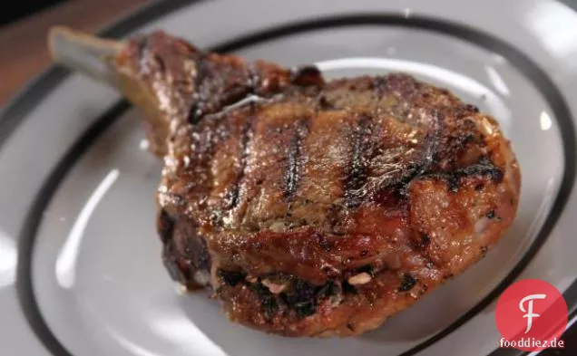 Mediterrane gefüllte Schweinekoteletts