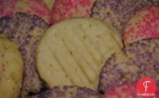 Nussige knusprige Zuckerkekse