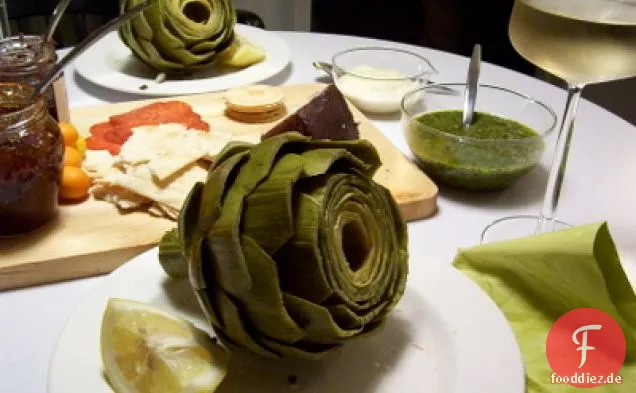 Gedämpfte Artischocken Mit Estragon-Salsa-Verde