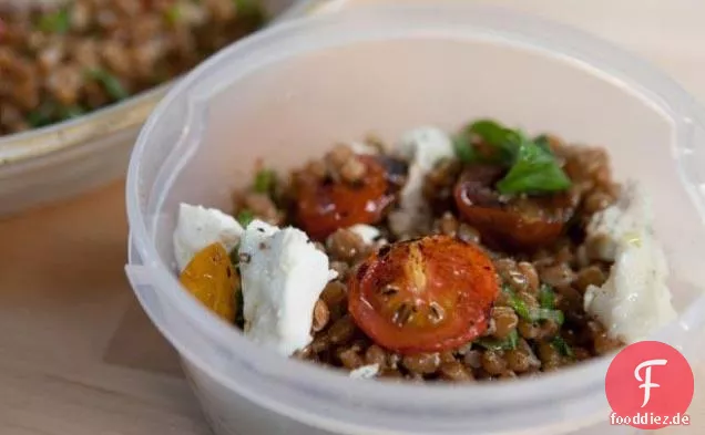 Weizen-Beeren-und Farro-Salat