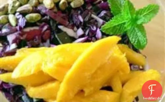 Rotkohl Mango Pistaziensalat