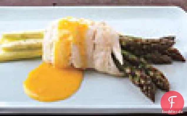 Mit Sohle umwickelter Spargel mit Mandarine Beurre Blanc