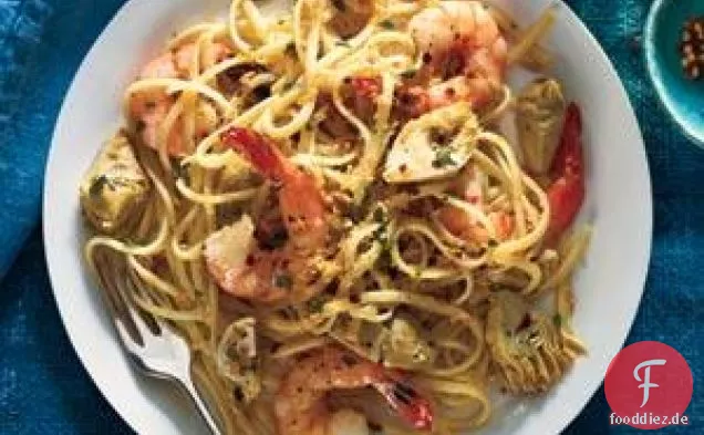 Linguine mit Garnelen, Artischocken und knusprigen Semmelbröseln