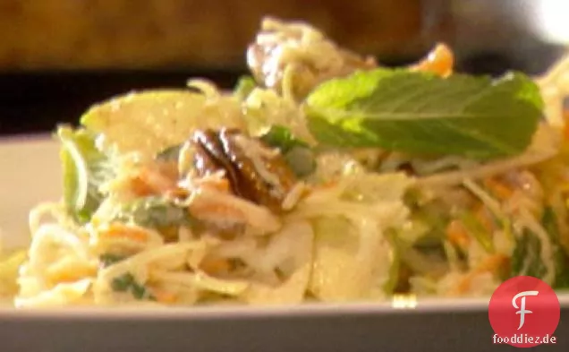 Cole Slaw mit Pekannüssen und würzigem Dressing