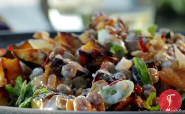 Warmer Linsen-Eichel-Kürbis-Salat mit Joghurt-Vinaigrette