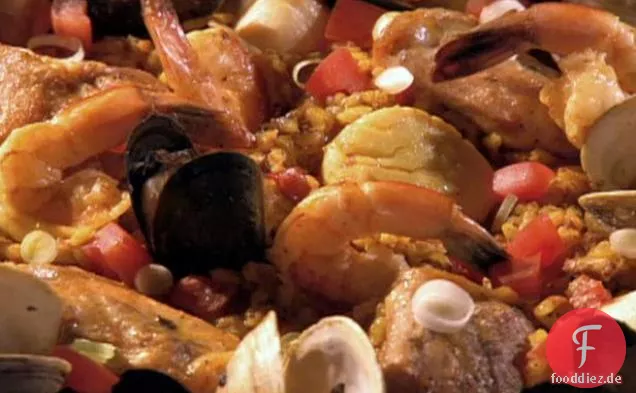 Huhn und Meeresfrüchte Paella