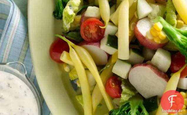 Sommer-Gehackter Salat mit Ranch Dressing