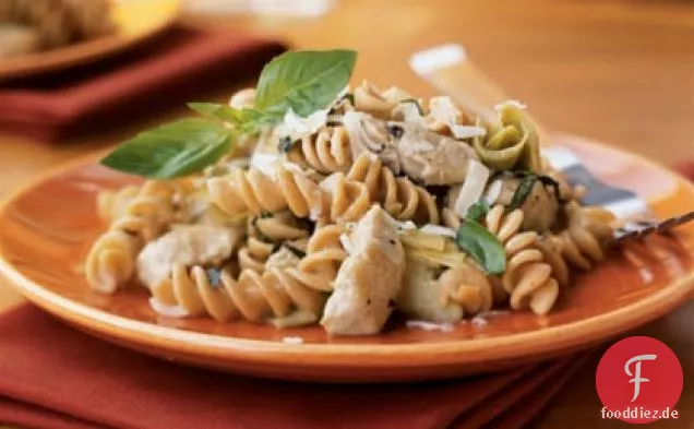 Kamutspiralen mit Hähnchen-Artischocken-Weinsauce