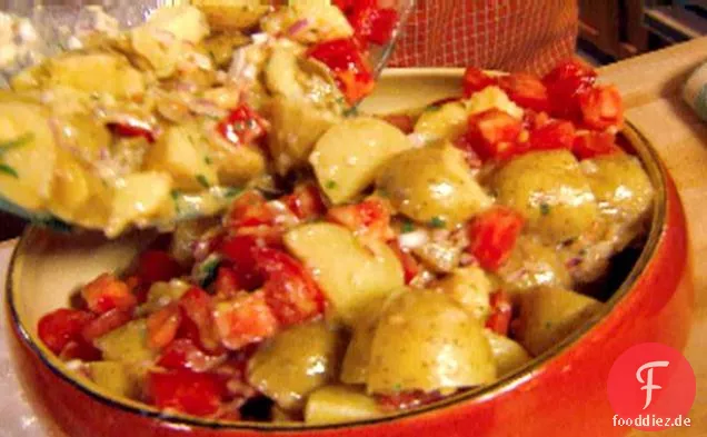 Warme Kartoffel-Tomaten-Salat mit Dijon-Vinaigrette