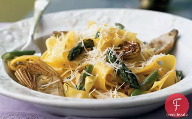 Pappardelle mit Zitrone, Baby-Artischocken und Spargel