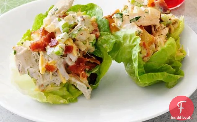 Picknick Kartoffel- und Hühnersalat Tassen