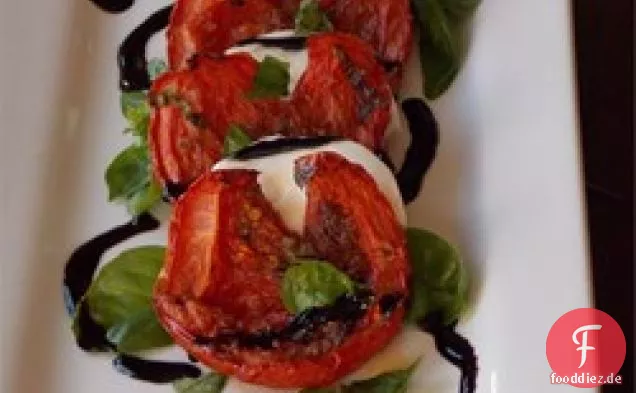 Gebratener Tomaten-Caprese-Salat