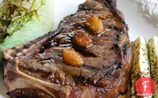 Gegrilltes Knoblauchsteak mit Knoblauch