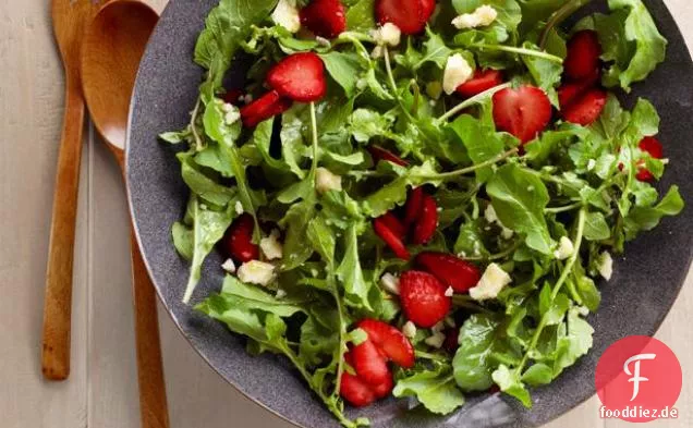 Erdbeer-Rucola-Salat mit süßer Limetten-Vinaigrette