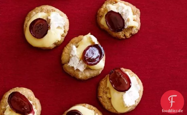 Erdnussbutter-Cracker mit glasierten Trauben