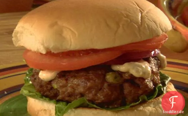 Cajun Schweineburger mit würziger Remouladensauce