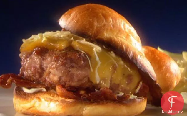 Alabama Pig Smokehouse Burger mit Weißer Barbecue-Sauce