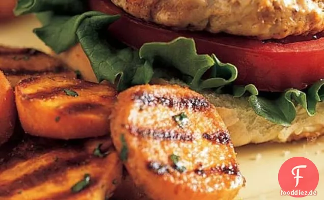 Würzige gegrillte Süßkartoffeln