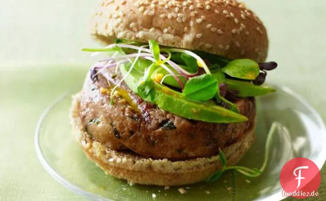 Thunfisch-Burger mit Karotten-Ingwer-Sauce