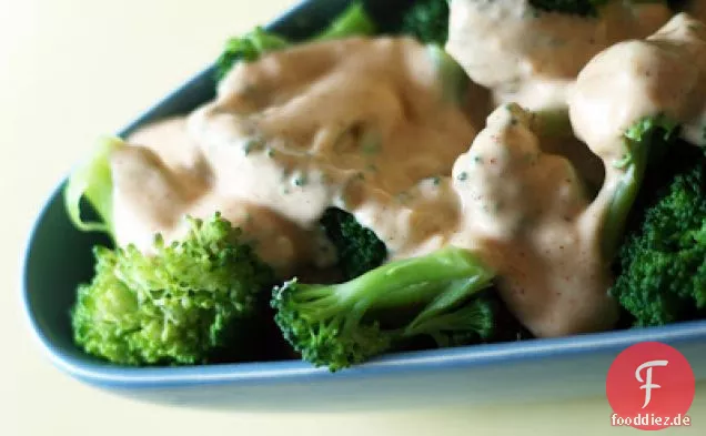 Brokkoli Mit Chipotle-Cheddar-Sauce
