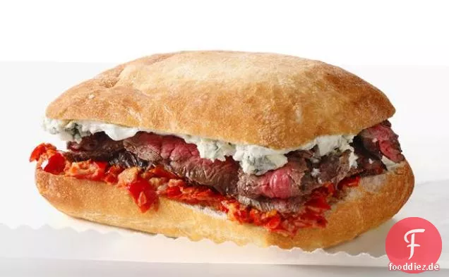 Steak-Sandwiches Mit Blauschimmelkäse und Peppadew Mayo