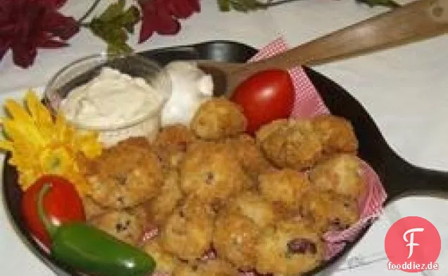 Kreolische rote Bohnen und Reiskrapfen