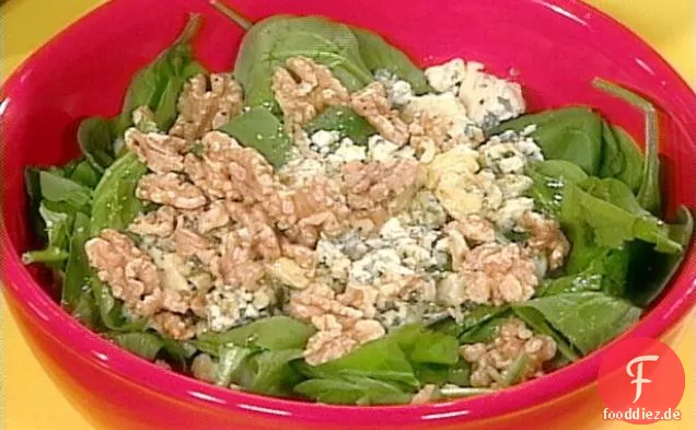 Blauschimmelkäse-Walnuss-Salat mit Ahorn-Dressing