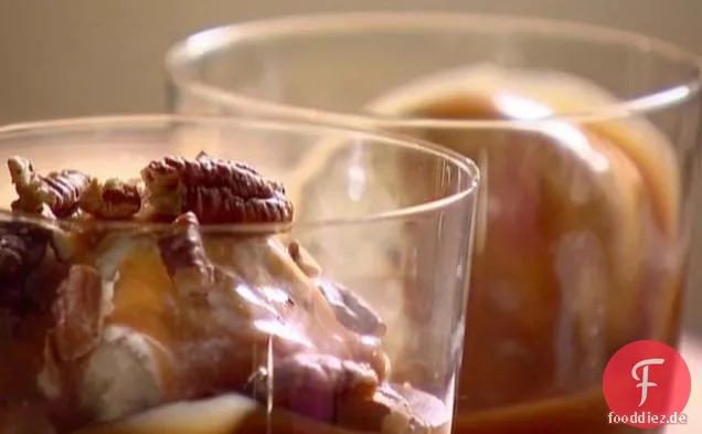 Karamell-Pekannuss-Eisbecher