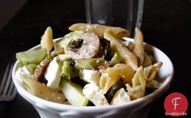 Pasta mit Feta, Brokkoli und Wurst