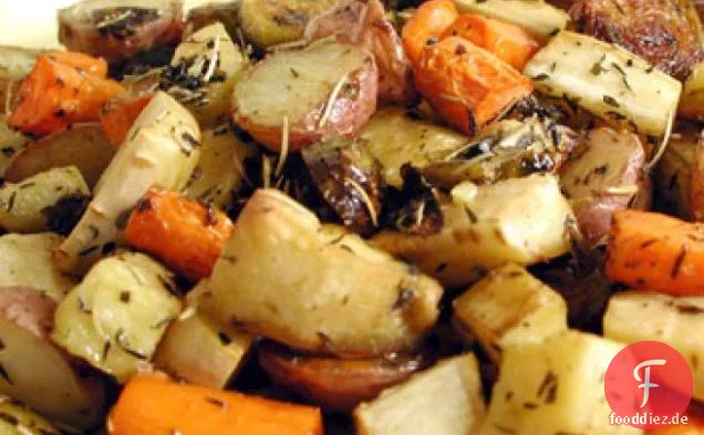 Bratkartoffeln, Karotten, Pastinaken und Rosenkohl