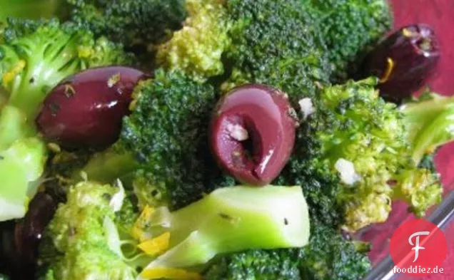Brokkoli Mit Kalamata-Oliven, Knoblauch Und Zitrone