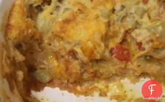 Reiche Makkaroni und Tomaten backen