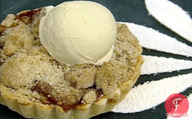 Weißer Ananas-Schuster mit Vanilleschoten-Eis