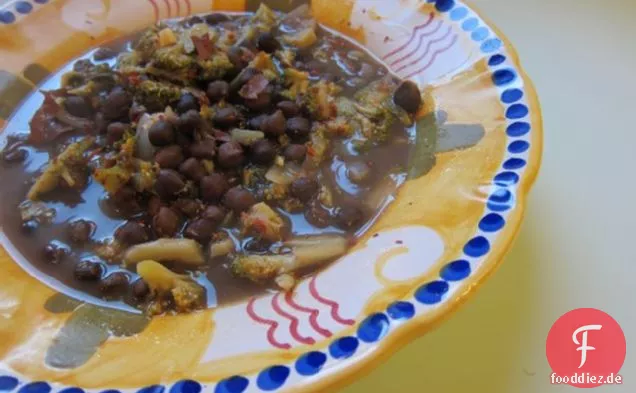 Schwarze Kichererbsen-Brokkoli-Suppe