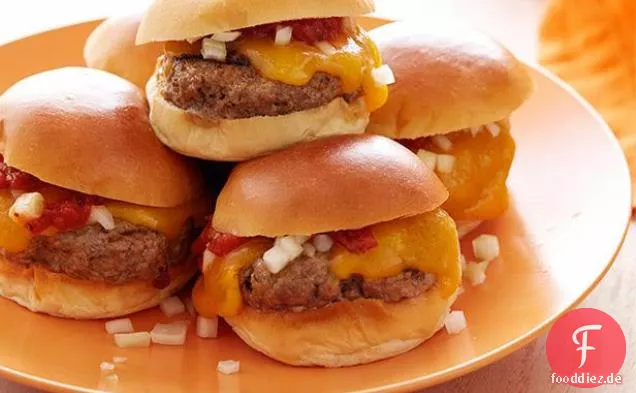 Texas Hold-Ums Mini Chipotle Beef Burger mit Warmem Feuer Gerösteten Knoblauch Ketchup