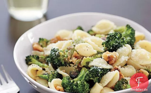 Orecchiette mit Geröstetem Brokkoli und Walnüssen