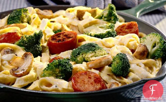Pasta Mit Brokkoli Und Wurst